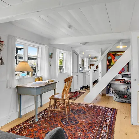 Awesome In With House A Panoramic View *